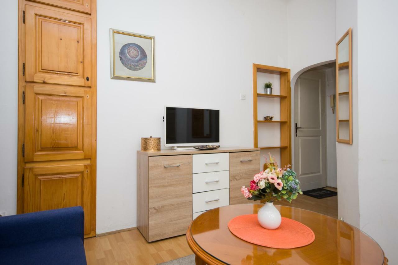 Downtown Star Apartment Belgrado Exterior foto